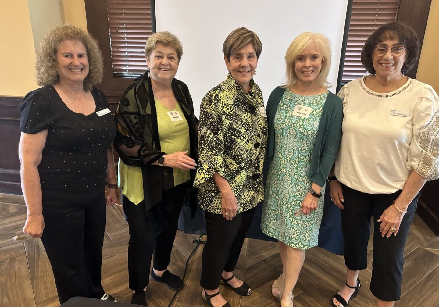 25 421 Steph, Ronee, Ellen, Speaker, Joyce Co-president Stephanie Klopper, Ronee Siegel, Event co-Chair Ellen Kirschenbaum, Speaker Donna Vessey, co-president Joyce Steinberg